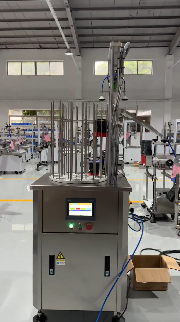Problema de tapones pegados resuelto | M&aacute;quina taponadora rotativa &uacute;nica para l&iacute;neas de envasado